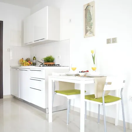 Apartman Alba *